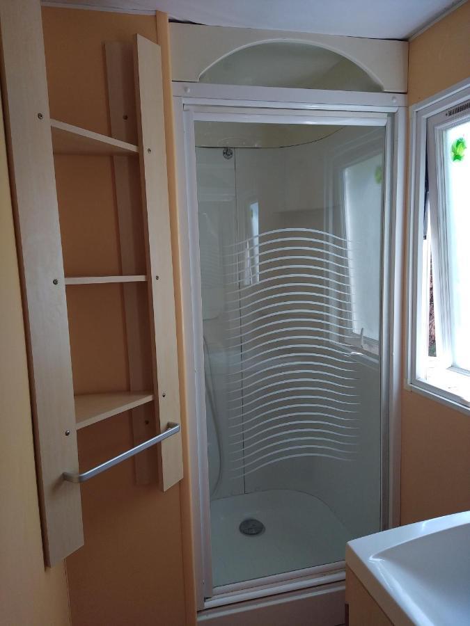 Camping Homair Domaine Des Iscles Mobil-Home Climatise ラ・ロック・ダンテロン エクステリア 写真